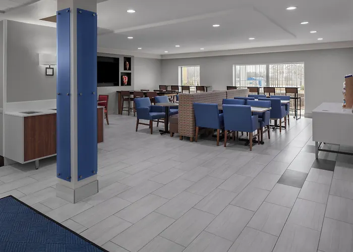 Holiday Inn Express & Suites Asheville Sw - Outlet Ctr Area By Ihg